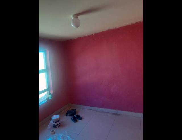 2 BEDROOM HOUSE FOR SALE IN MOFOLO CENTRAL